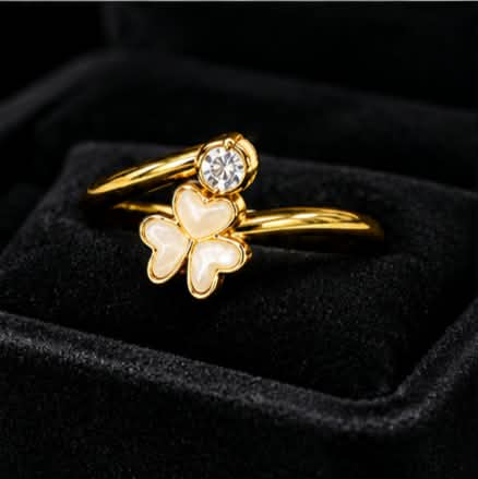 Pearl Butterfly Sparkle Ring